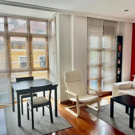 Апартаменти Apartamento Cimadevilla